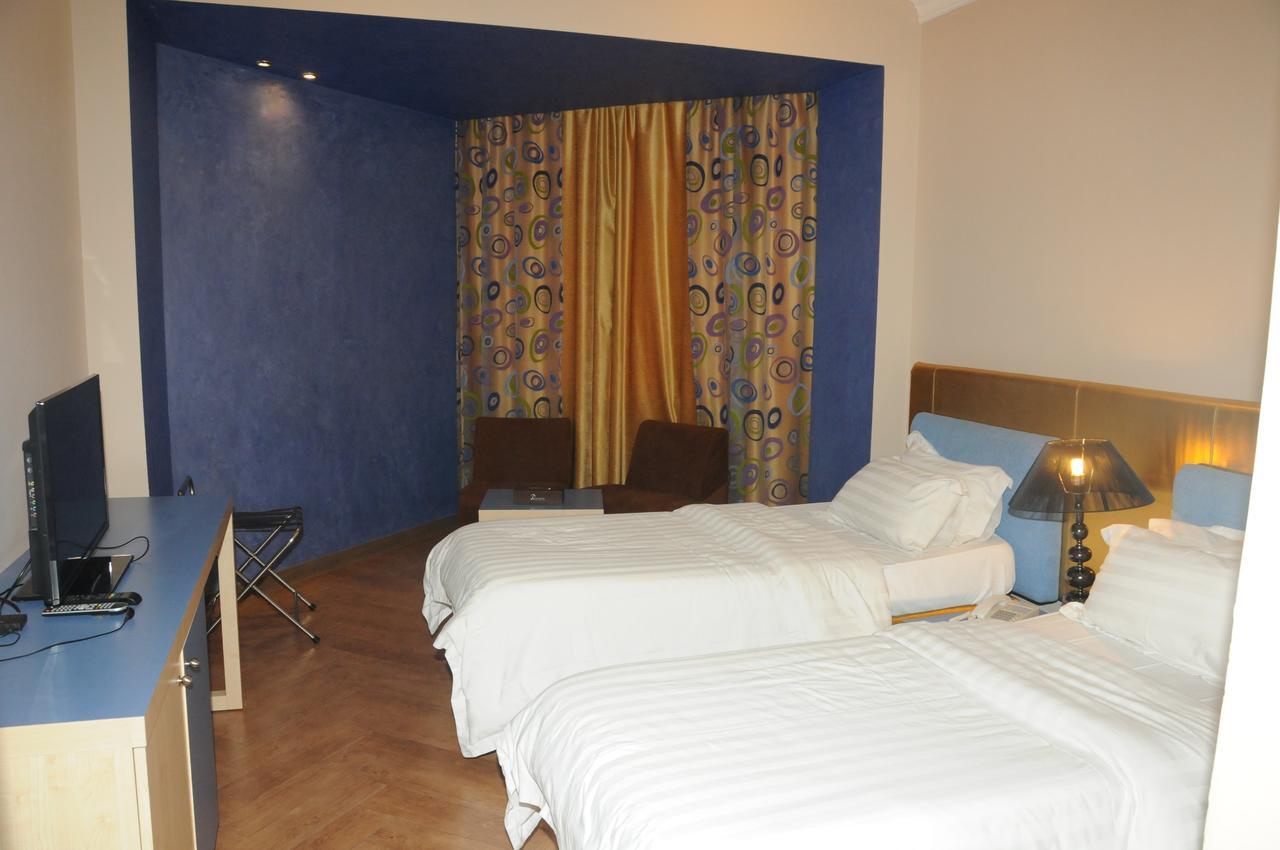 Sky Hotel Salmiya Esterno foto