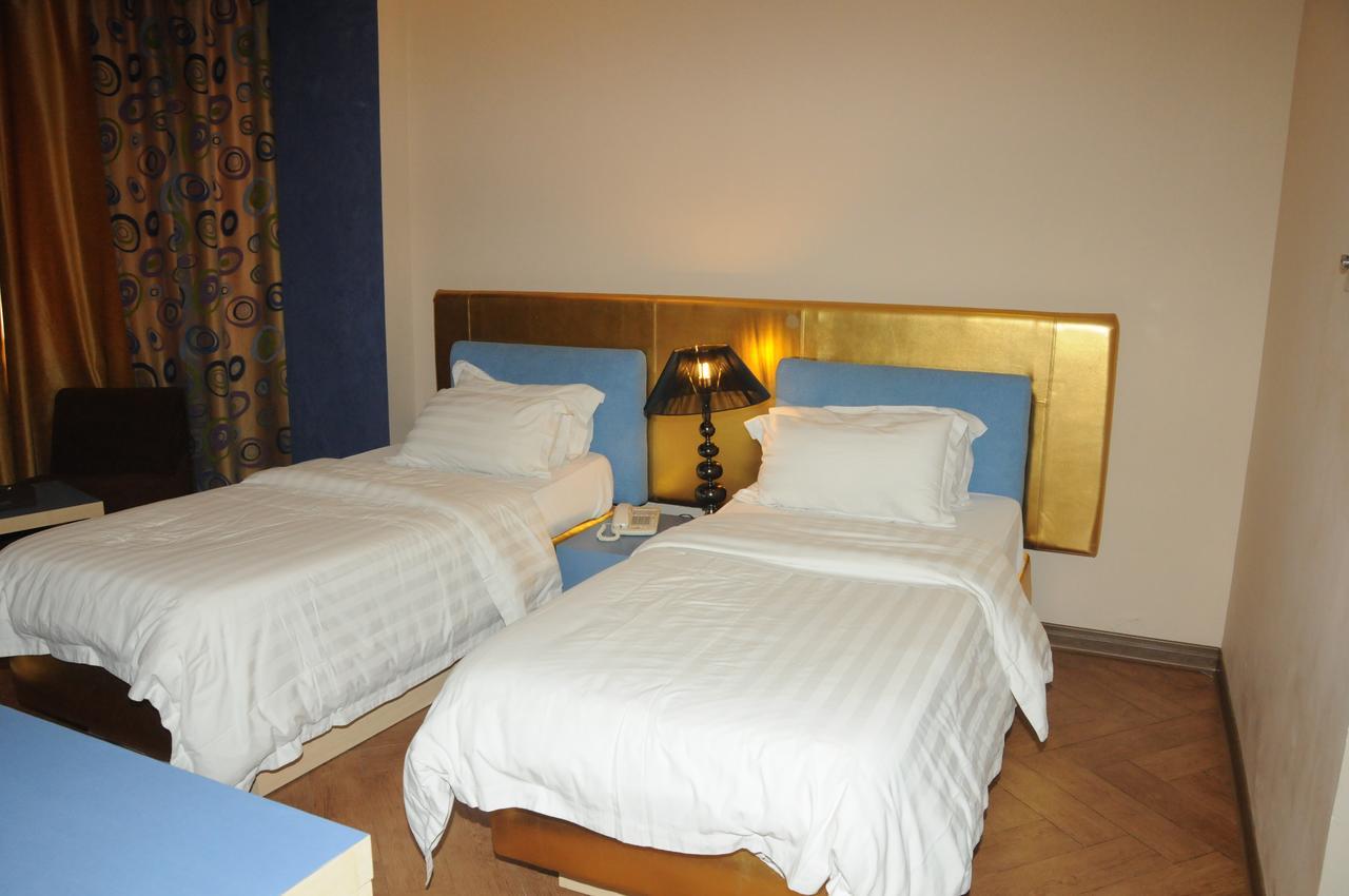 Sky Hotel Salmiya Esterno foto